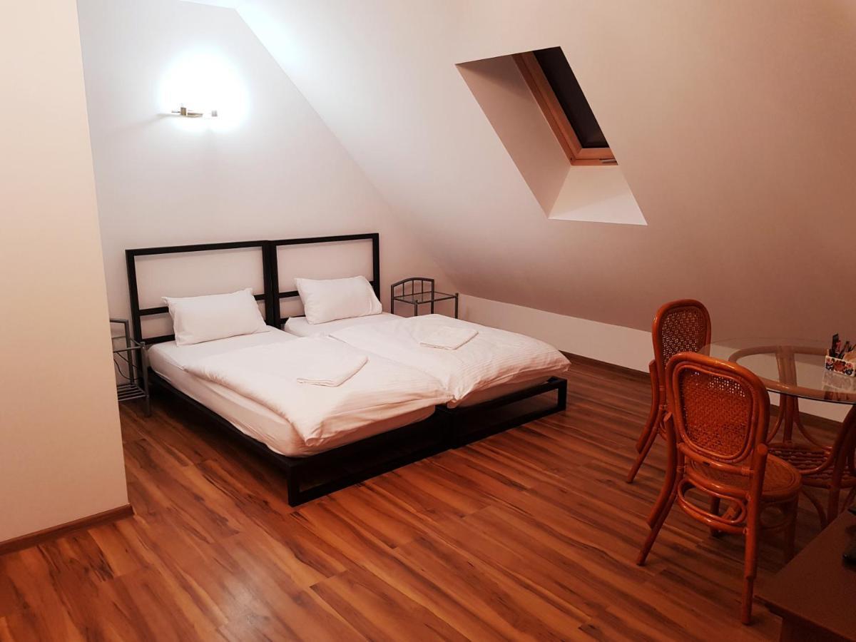 Big Yellow House Gorki Wielkie Номер фото